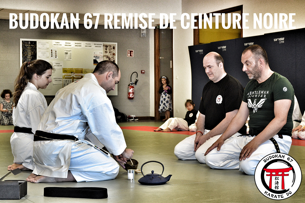 CEINTURE NOIRE n°13 du 1-2/2001; Spécial Stretching/ Self-Défense; Lee